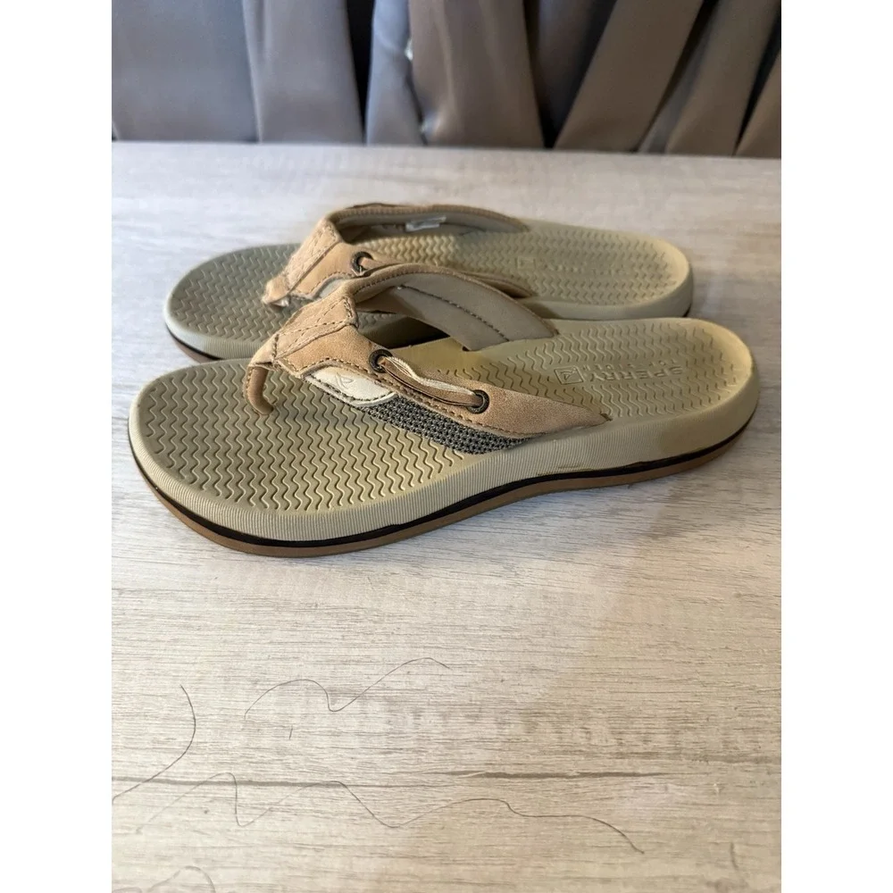 SPERRY TOP-SIDER YOUTH BLUEFISH THONG FLIP FLOPS SIZE 3 TAN/BROWN.